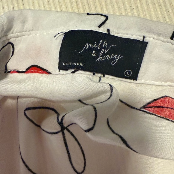 Milk & Honey White and Red Long Sleeve Button Down Shirt - Picture 4 of 7